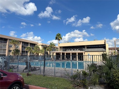 NICE APARTMENT FOR FIRST TIME BUYER  2/2 SCREENED IN PRIVATE