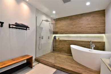 Remodeled in a exclusive design. unfurnished. This property is