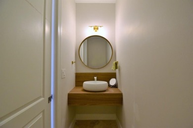 Remodeled in a exclusive design. unfurnished. This property is