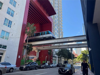 INVESTORS!! Excellent immediate cash-flow opportunity. Beautiful