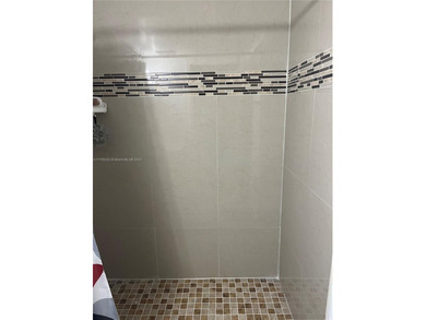 Spectacular property in the desirable neighborhood of