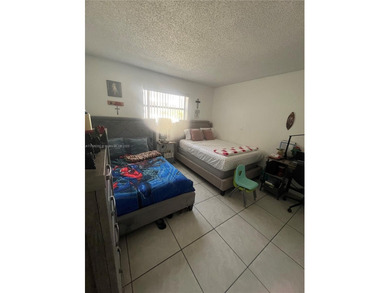 Spectacular property in the desirable neighborhood of