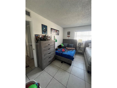 Spectacular property in the desirable neighborhood of