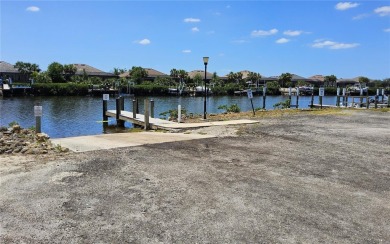 LOOKING FOR THAT PERFECT PLACE TO LIVE THE FLORIDA DREAM? THIS