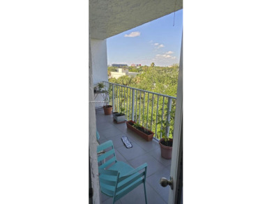 Just minutes from Miami Design District, this spacious 1BR unit