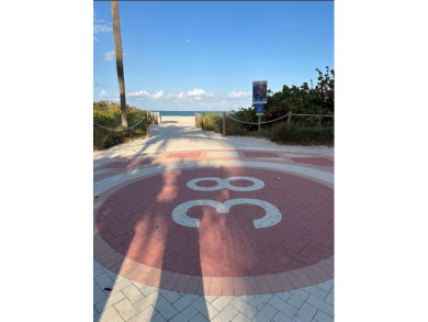 Cozy studio located in a very quiet area of mid-beach.  Views of