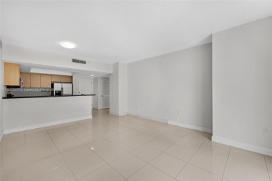 DOWNTOWN HOLLYWOOD GEM - MINUTES TO THE BEACH.  Step into this