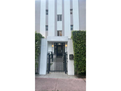 BEAUTIFUL ART DECO STUDIO LOCATED IN SOUTH BEACH MIAMI BEACH