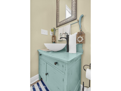 RARE WATERFRONT. LAGOON-MOUTH PROXIMITY. PRIVATE DOCK + LIFT