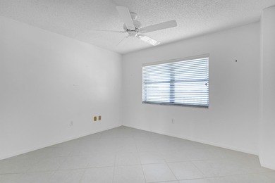 A direct Oceanfront charming 3rd floor Condo awaiting a new