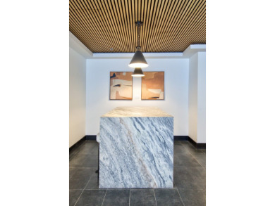 This condo comes with a REDUCED RATE as low as 5.875% (APR 6