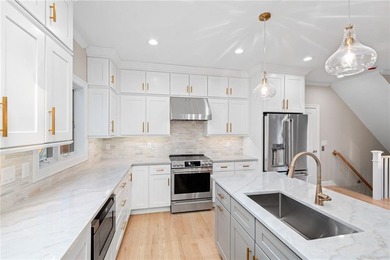 Gorgeous, brand new island retreat! This open floor plan