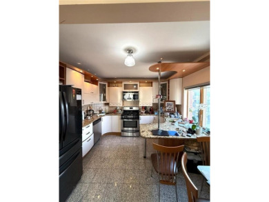 Brighton Beach!!!Beautiful, bright luxury 3BD 2BT ( 1.300sqft)