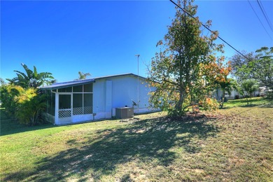 Welcome to Breezy Village in this cozy 2-bedroom, 2-bathroom