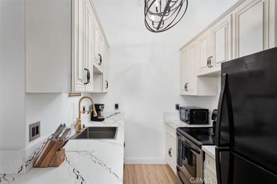 Welcome to this stunning high ceiling loft on the ninth floor of