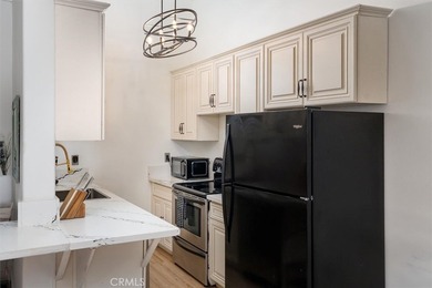 Welcome to this stunning high ceiling loft on the ninth floor of