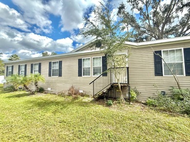 Spacious 3-bedroom, 2-bath 2006 mobile home with 1,680 sq ft of