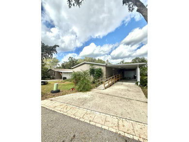 Spacious 3-bedroom, 2-bath 2006 mobile home with 1,680 sq ft of