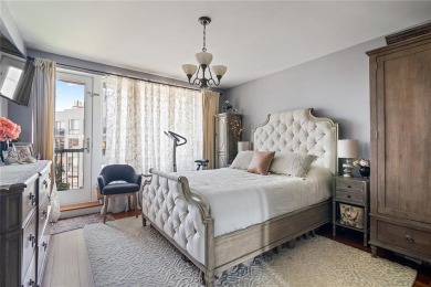 Beautiful Shore Road Condo with Water Views!

Welcome to your