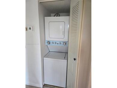 Bright and clean 1-bedroom, 1-bath unit located on the 4th floor