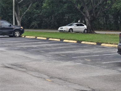 Bright and clean 1-bedroom, 1-bath unit located on the 4th floor