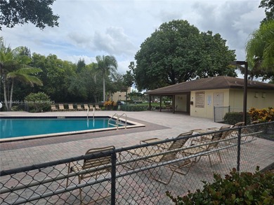 Bright and clean 1-bedroom, 1-bath unit located on the 4th floor