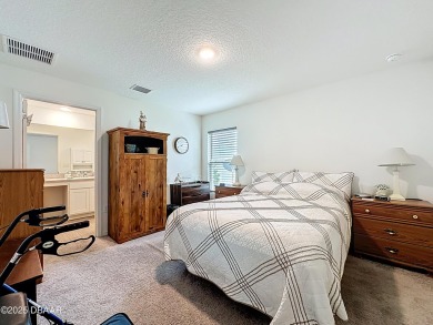 Is this possibly the sweetest home in Palm Coast? I say YES!