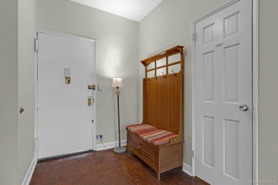 Prime location for commuting on the Metro North. Welcome to Unit