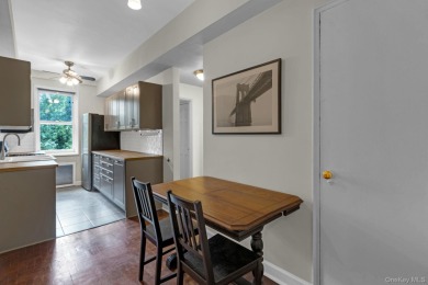 Prime location for commuting on the Metro North. Welcome to Unit