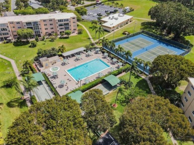 Stunning, almost a new construction, Ground-floor Unit!