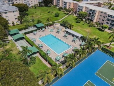 Stunning, almost a new construction, Ground-floor Unit!