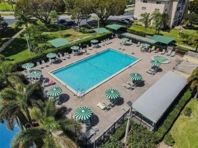 Stunning, almost a new construction, Ground-floor Unit!