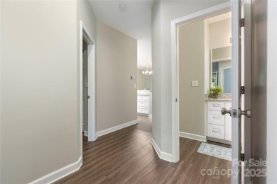 Welcome to this beautifully updated END UNIT in Spinnaker Reach