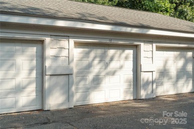 Welcome to this beautifully updated END UNIT in Spinnaker Reach