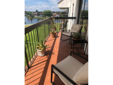 Great opportunity . 2 bedroom 2 bath . Located close to FIU