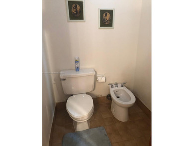 Great opportunity . 2 bedroom 2 bath . Located close to FIU