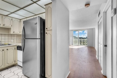 Welcome to Keystone Harbor Club! Spacious 1-bedroom, 1-bath