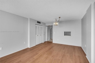 Welcome to Keystone Harbor Club! Spacious 1-bedroom, 1-bath