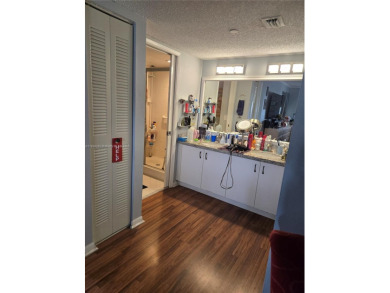 Top floor Penthouse corner Magnolia unit. On the lake in one of