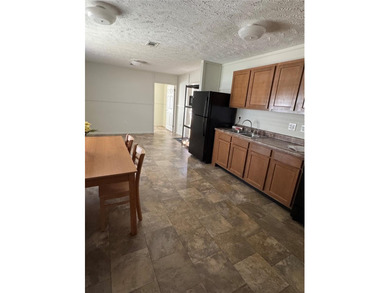 Exceptional 2 Bed, 1 bath home in Zephyrhills with NO HOA!!  NO