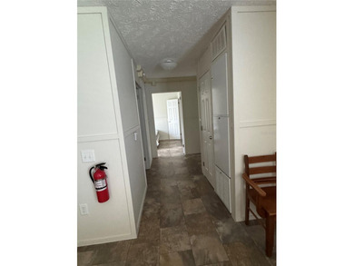 Exceptional 2 Bed, 1 bath home in Zephyrhills with NO HOA!!  NO