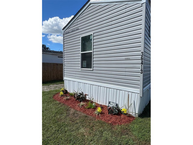 Exceptional 2 Bed, 1 bath home in Zephyrhills with NO HOA!!  NO