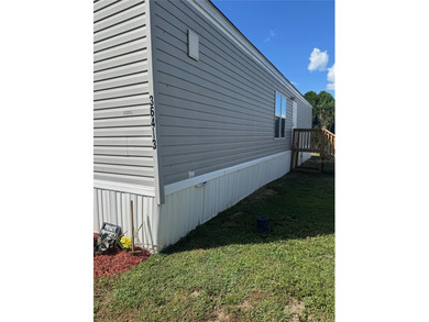 Exceptional 2 Bed, 1 bath home in Zephyrhills with NO HOA!!  NO