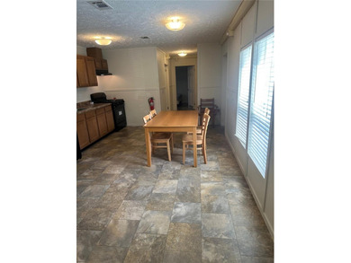 Exceptional 2 Bed, 1 bath home in Zephyrhills with NO HOA!!  NO