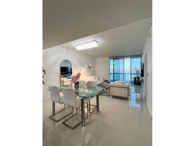 SPACIOUS WATERFRONT VIEW + BEAUTIFUL SKYLINE! get the best of