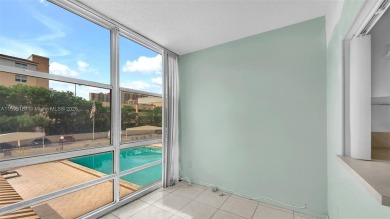 So close 2 beach! 1 block to Ocean = Paradise. Freshly painted