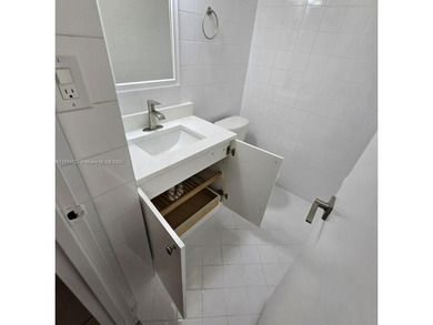 Welcome to Keystone Harbor Club! Newly renovated, spacious 1BD/1