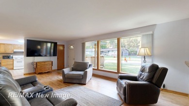 OPEN HOUSE! November 8th 1-3pm. Discover this spacious and