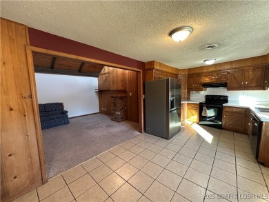 Charming 3 bed, 1.5 bath earth contact home on a quiet dead-end