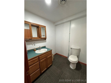 Charming 3 bed, 1.5 bath earth contact home on a quiet dead-end